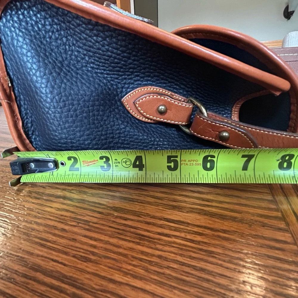 Vintage Dooney & Bourke Black and Tan All-Weather Leather Essex Crossbody Bag - Picture 16 of 16